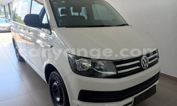 Buy Used Volkswagen Caravelle White Car in Henties Bay in Erongo Buy Used Volkswagen Caravelle White Car in Henties Bay in Erongo