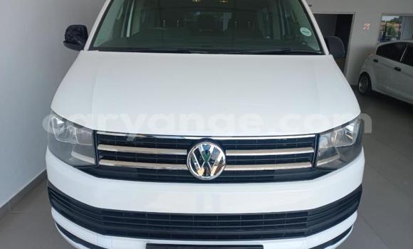 Buy Used Volkswagen Caravelle White Car in Henties Bay in Erongo Buy Used Volkswagen Caravelle White Car in Henties Bay in Erongo