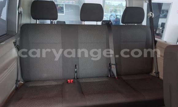 Buy Used Volkswagen Caravelle White Car in Henties Bay in Erongo Buy Used Volkswagen Caravelle White Car in Henties Bay in Erongo