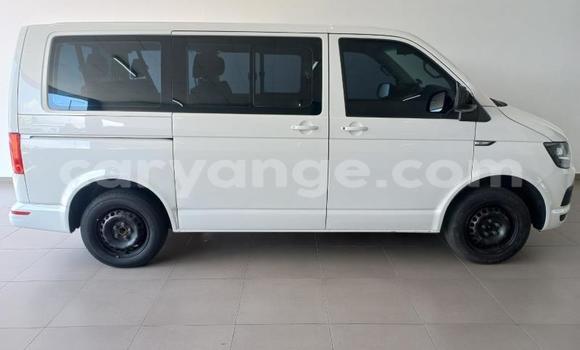 Buy Used Volkswagen Caravelle White Car in Henties Bay in Erongo Buy Used Volkswagen Caravelle White Car in Henties Bay in Erongo