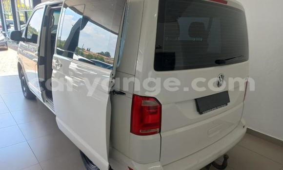 Buy Used Volkswagen Caravelle White Car in Henties Bay in Erongo Buy Used Volkswagen Caravelle White Car in Henties Bay in Erongo