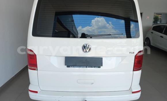 Buy Used Volkswagen Caravelle White Car in Henties Bay in Erongo Buy Used Volkswagen Caravelle White Car in Henties Bay in Erongo