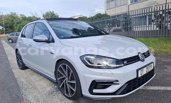 Acheter Occasion Voiture Volkswagen Golf R Blanc à Katima Mulilo, Caprivi Acheter Occasion Voiture Volkswagen Golf R Blanc à Katima Mulilo, Caprivi
