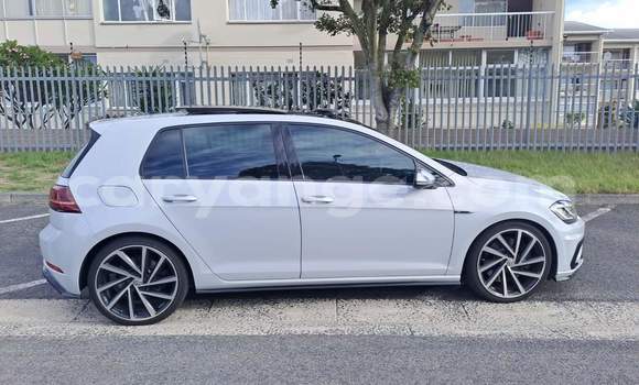 Acheter Occasion Voiture Volkswagen Golf R Blanc à Katima Mulilo, Caprivi Acheter Occasion Voiture Volkswagen Golf R Blanc à Katima Mulilo, Caprivi