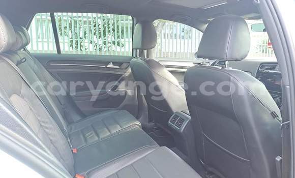 Acheter Occasion Voiture Volkswagen Golf R Blanc à Katima Mulilo, Caprivi Acheter Occasion Voiture Volkswagen Golf R Blanc à Katima Mulilo, Caprivi