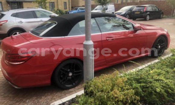 Acheter Occasion Voiture Mercedes-Benz E–Class Rouge à Windhoek, Namibie Acheter Occasion Voiture Mercedes-Benz E–Class Rouge à Windhoek, Namibie