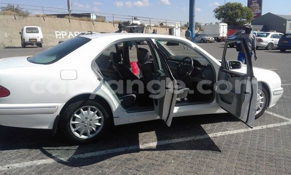 Buy Used Mercedes‒Benz 190 White Car in Windhoek in Namibia Buy Used Mercedes‒Benz 190 White Car in Windhoek in Namibia