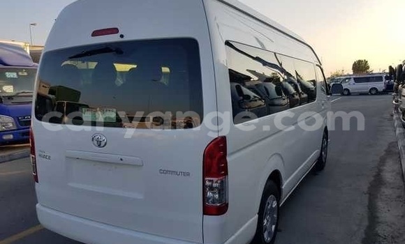 Acheter Occasion Voiture Toyota Grand HiAce Blanc à Windhoek, Namibie Acheter Occasion Voiture Toyota Grand HiAce Blanc à Windhoek, Namibie