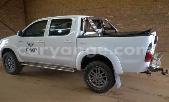 Buy Used Toyota Hilux White Car in Swakopmund in Namibia