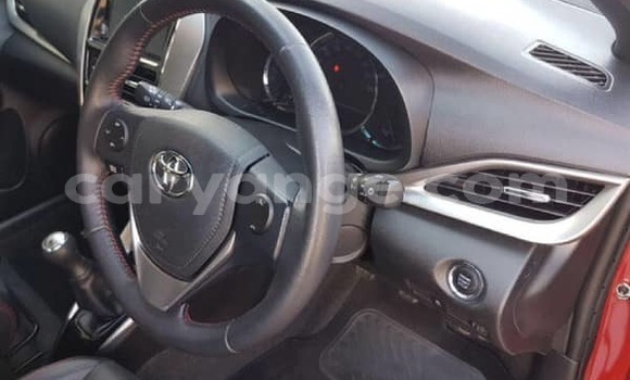 Acheter Occasion Voiture Toyota Yaris Rouge à Windhoek, Namibie Acheter Occasion Voiture Toyota Yaris Rouge à Windhoek, Namibie