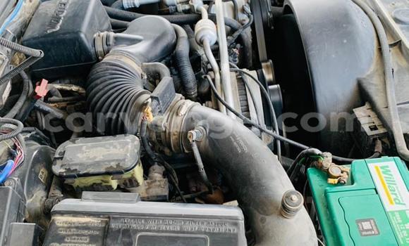 Acheter Occasion Voiture Chevrolet Suburban Blanc à Rundu, Namibie