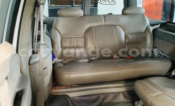 Acheter Occasion Voiture Chevrolet Suburban Blanc à Rundu, Namibie Acheter Occasion Voiture Chevrolet Suburban Blanc à Rundu, Namibie