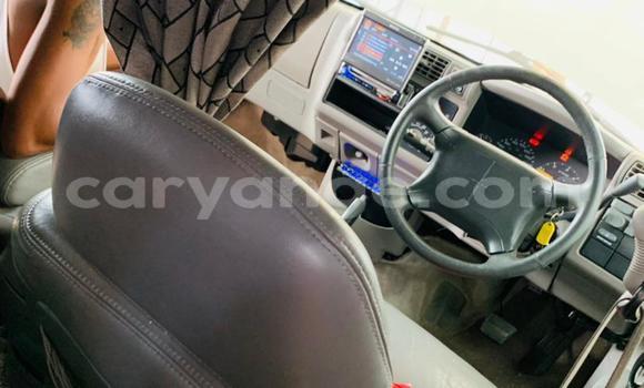 Acheter Occasion Voiture Chevrolet Suburban Blanc à Rundu, Namibie Acheter Occasion Voiture Chevrolet Suburban Blanc à Rundu, Namibie