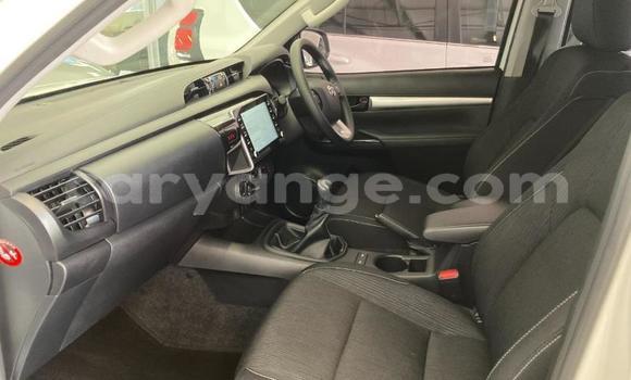 Buy Used Toyota Hilux White Car in Gobabis in Omaheke Buy Used Toyota Hilux White Car in Gobabis in Omaheke
