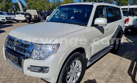 Acheter Occasion Voiture Mitsubishi Pajero Blanc à Karasburg, Karas Acheter Occasion Voiture Mitsubishi Pajero Blanc à Karasburg, Karas