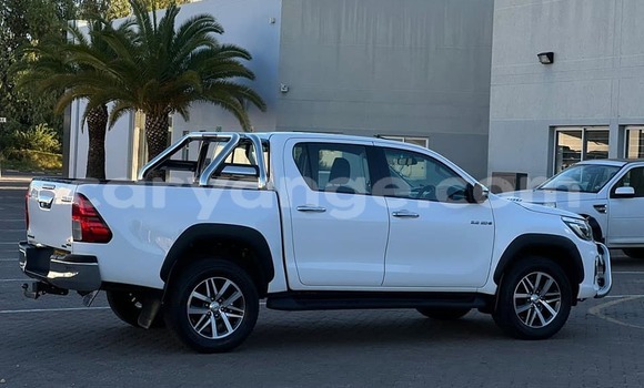 Acheter Occasion Voiture Toyota Hilux Blanc à Windhoek, Namibie Acheter Occasion Voiture Toyota Hilux Blanc à Windhoek, Namibie