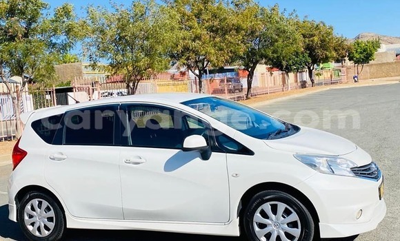 Acheter Occasion Voiture Nissan Note Blanc à Windhoek, Namibie Acheter Occasion Voiture Nissan Note Blanc à Windhoek, Namibie
