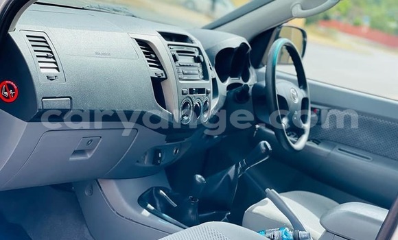 Acheter Occasion Voiture Toyota Hilux Blanc à Windhoek, Namibie Acheter Occasion Voiture Toyota Hilux Blanc à Windhoek, Namibie