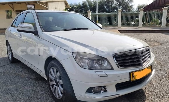 Acheter Occasion Voiture Mercedes-Benz C250 coupe Blanc à Windhoek, Namibie Acheter Occasion Voiture Mercedes-Benz C250 coupe Blanc à Windhoek, Namibie