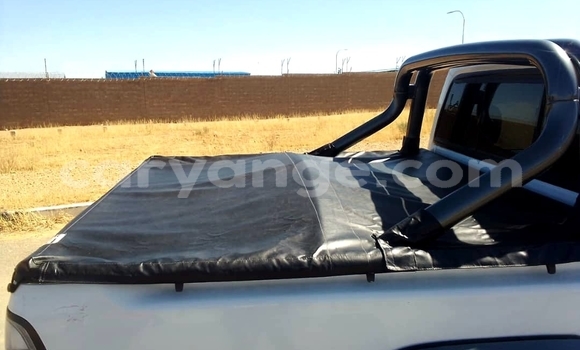 Acheter Occasion Voiture Isuzu KB Blanc à Windhoek, Namibie Acheter Occasion Voiture Isuzu KB Blanc à Windhoek, Namibie