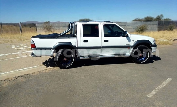 Acheter Occasion Voiture Isuzu KB Blanc à Windhoek, Namibie Acheter Occasion Voiture Isuzu KB Blanc à Windhoek, Namibie