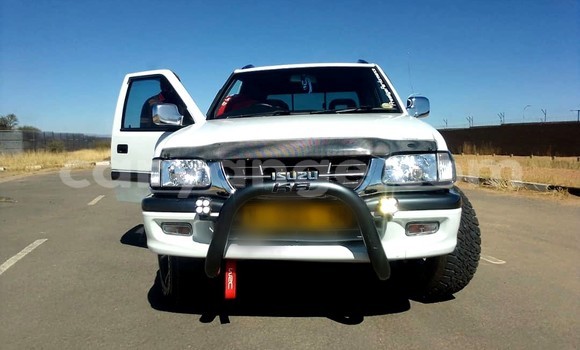 Acheter Occasion Voiture Isuzu KB Blanc à Windhoek, Namibie Acheter Occasion Voiture Isuzu KB Blanc à Windhoek, Namibie