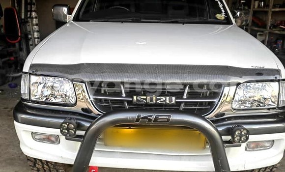 Acheter Occasion Voiture Isuzu KB Blanc à Windhoek, Namibie Acheter Occasion Voiture Isuzu KB Blanc à Windhoek, Namibie