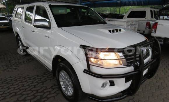 Acheter Occasion Voiture Toyota Dolphin Blanc à Windhoek, Namibie Acheter Occasion Voiture Toyota Dolphin Blanc à Windhoek, Namibie