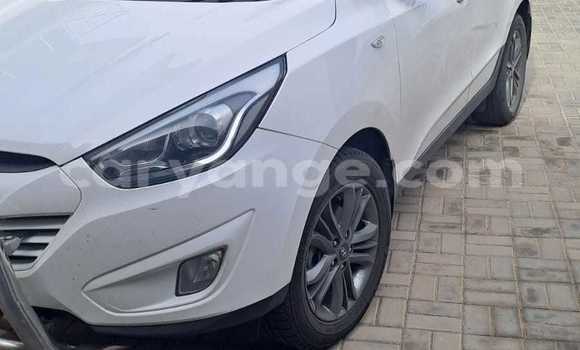 Acheter Occasion Voiture Hyundai Ix35 Blanc à Swakopmund, Namibie Acheter Occasion Voiture Hyundai Ix35 Blanc à Swakopmund, Namibie