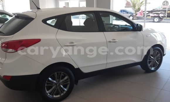 Acheter Occasion Voiture Hyundai Ix35 Blanc à Swakopmund, Namibie Acheter Occasion Voiture Hyundai Ix35 Blanc à Swakopmund, Namibie