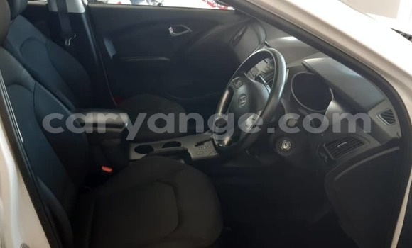 Acheter Occasion Voiture Hyundai Ix35 Blanc à Swakopmund, Namibie Acheter Occasion Voiture Hyundai Ix35 Blanc à Swakopmund, Namibie