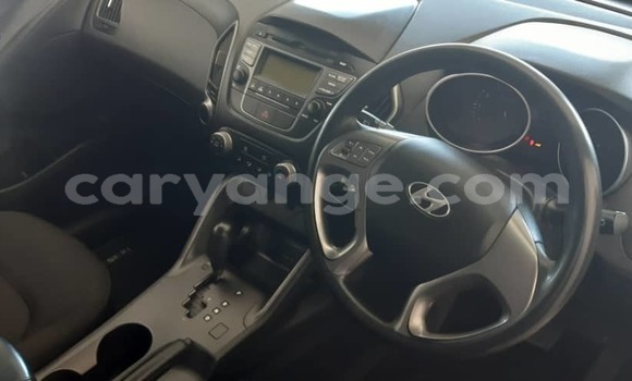 Acheter Occasion Voiture Hyundai Ix35 Blanc à Swakopmund, Namibie Acheter Occasion Voiture Hyundai Ix35 Blanc à Swakopmund, Namibie