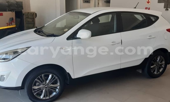 Acheter Occasion Voiture Hyundai Ix35 Blanc à Swakopmund, Namibie Acheter Occasion Voiture Hyundai Ix35 Blanc à Swakopmund, Namibie