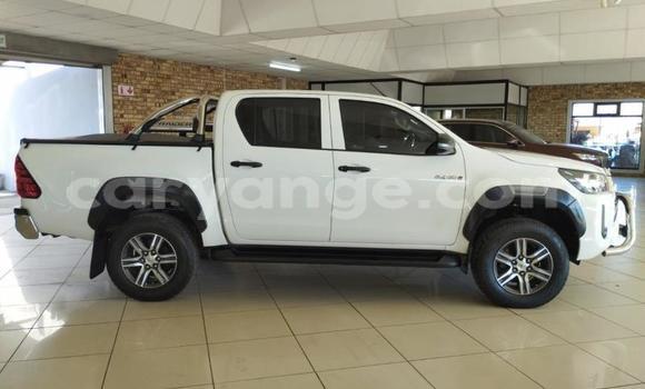 Buy Used Toyota Hilux White Car in Import - Dubai in Namibia Buy Used Toyota Hilux White Car in Import - Dubai in Namibia