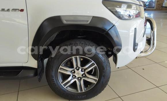 Buy Used Toyota Hilux White Car in Import - Dubai in Namibia Buy Used Toyota Hilux White Car in Import - Dubai in Namibia