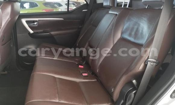 Acheter Occasion Voiture Toyota Fortuner Gris à Import - Dubai, Namibie Acheter Occasion Voiture Toyota Fortuner Gris à Import - Dubai, Namibie