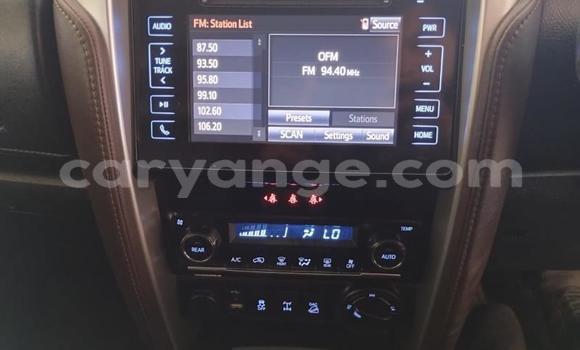 Acheter Occasion Voiture Toyota Fortuner Gris à Import - Dubai, Namibie Acheter Occasion Voiture Toyota Fortuner Gris à Import - Dubai, Namibie