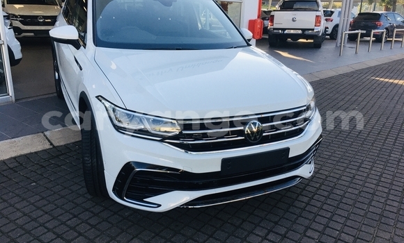 Buy Used Volkswagen Tiguan White Car in Karasburg in Karas