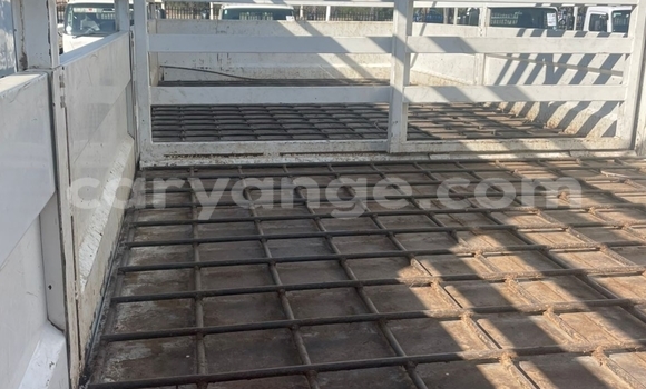 Buy Used Caterpillar 120 White Truck in Karasburg in Karas Buy Used Caterpillar 120 White Truck in Karasburg in Karas