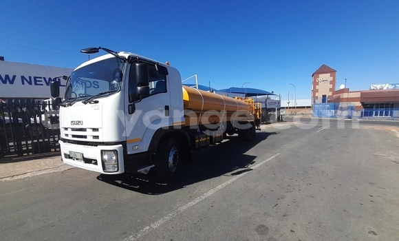 Buy Used Isuzu FTR 850 White Truck in Karasburg in Karas Buy Used Isuzu FTR 850 White Truck in Karasburg in Karas