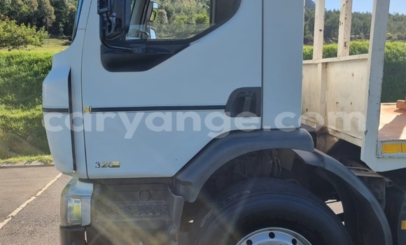 Acheter Occasion Utilitaire Caterpillar 120 Blanc à Gobabis, Omaheke Acheter Occasion Utilitaire Caterpillar 120 Blanc à Gobabis, Omaheke