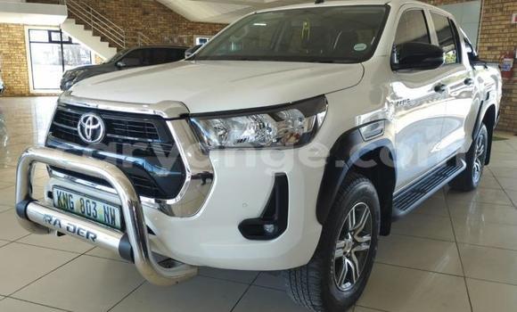 Buy Used Toyota Hilux White Car in Karasburg in Karas Buy Used Toyota Hilux White Car in Karasburg in Karas