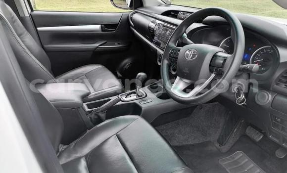 Buy Used Toyota Hilux White Car in Karasburg in Karas Buy Used Toyota Hilux White Car in Karasburg in Karas