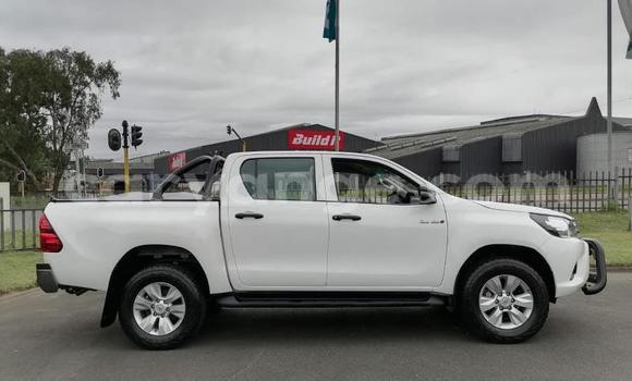 Buy Used Toyota Hilux White Car in Karasburg in Karas Buy Used Toyota Hilux White Car in Karasburg in Karas