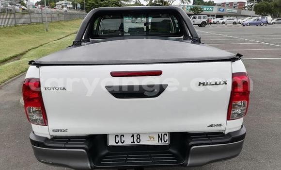 Buy Used Toyota Hilux White Car in Karasburg in Karas Buy Used Toyota Hilux White Car in Karasburg in Karas