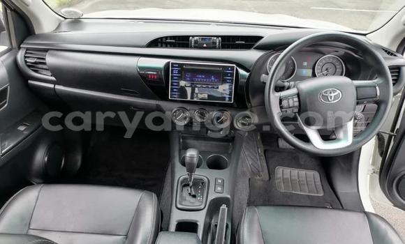 Buy Used Toyota Hilux White Car in Karasburg in Karas Buy Used Toyota Hilux White Car in Karasburg in Karas