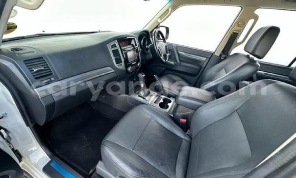 Acheter Occasion Voiture Mitsubishi Pajero Blanc à Henties Bay, Erongo Acheter Occasion Voiture Mitsubishi Pajero Blanc à Henties Bay, Erongo