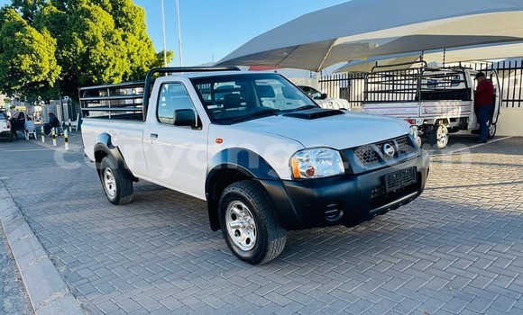 Buy Used Nissan NP 300 White Car in Windhoek in Namibia