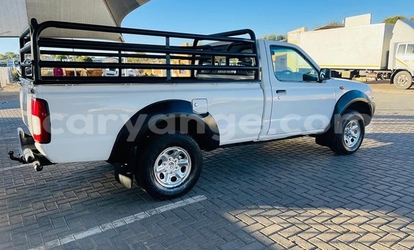 Buy Used Nissan NP 300 White Car in Windhoek in Namibia Buy Used Nissan NP 300 White Car in Windhoek in Namibia
