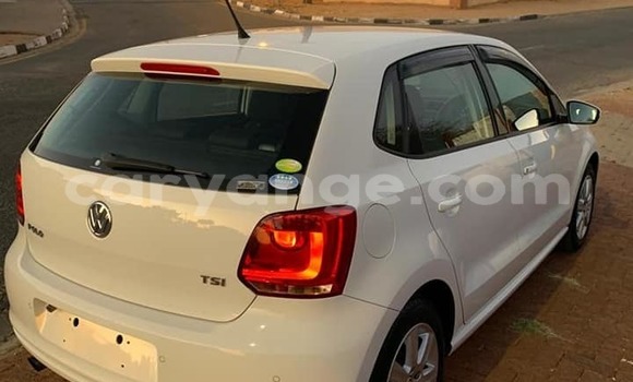 Acheter Occasion Voiture Abarth 124 Spider Blanc à Windhoek, Namibie Acheter Occasion Voiture Abarth 124 Spider Blanc à Windhoek, Namibie